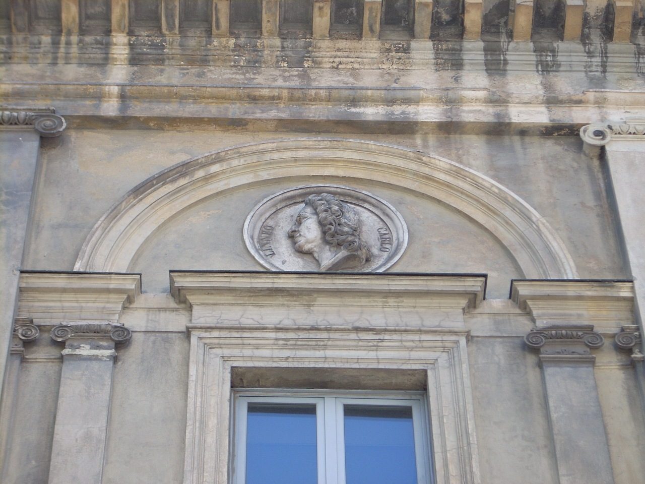 Carl Linnaeus bas-relief, Old Ospedale Maggiore, Vercelli, Italy - 01.JPG